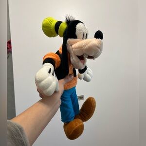 Vintage Walt Disney World Goofy Plush